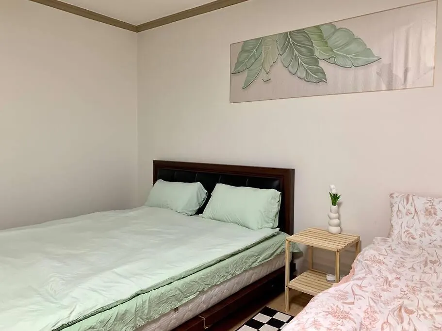 3 Min Walk From Sinnonhyun St Seoul South Korea