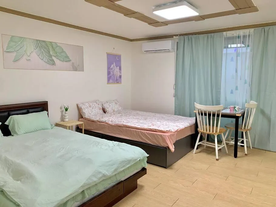 3 Min Walk From Sinnonhyun St Seoul 0*,  South Korea